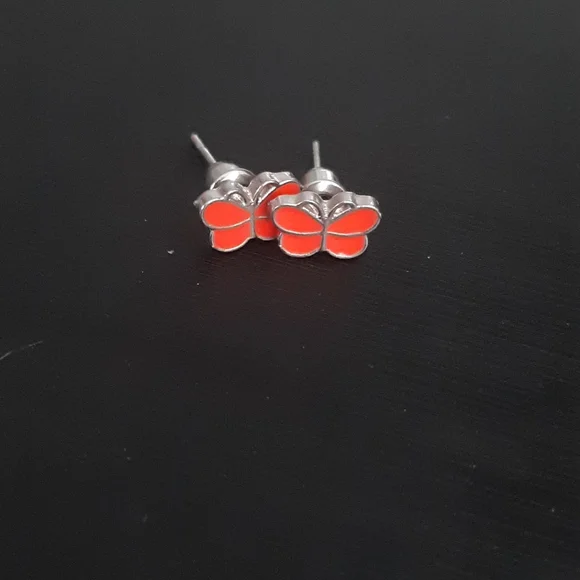 Earings - Picture 3 of 3